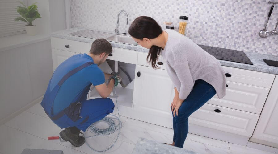 Expert burst pipe repair services in Walnut Hill, IL